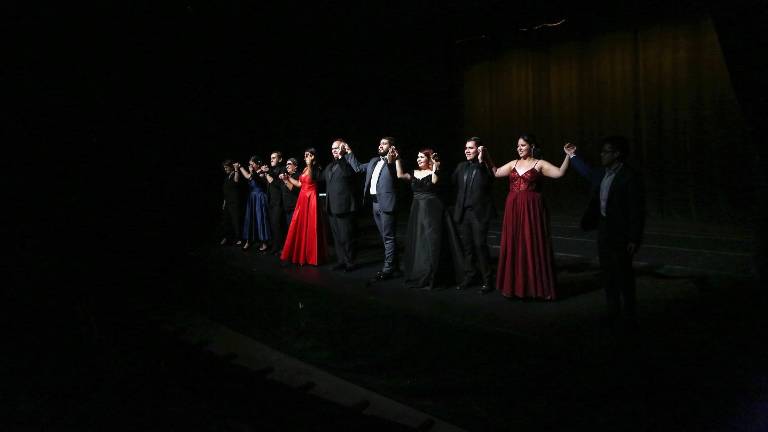 Miembros del TAOS ofrecen el programa Los mejores extractos de Ópera, con arias y duetos de grandes óperas.