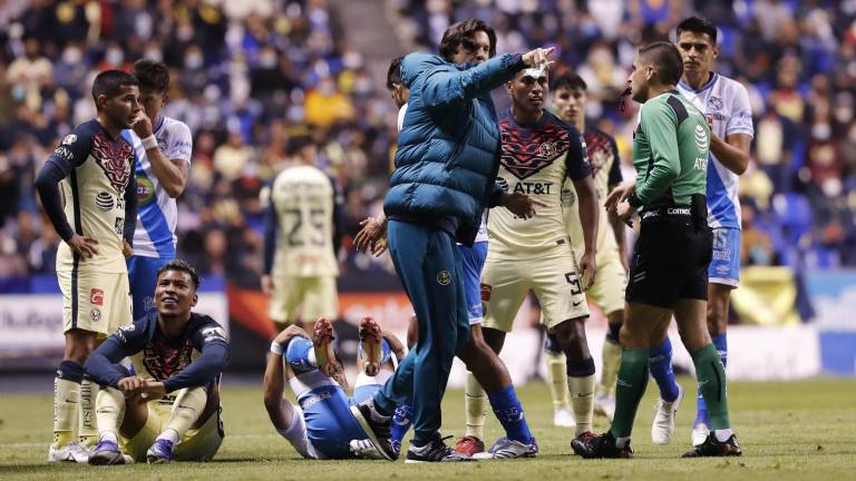 Santiago Solari ingresó al campo en Puebla.