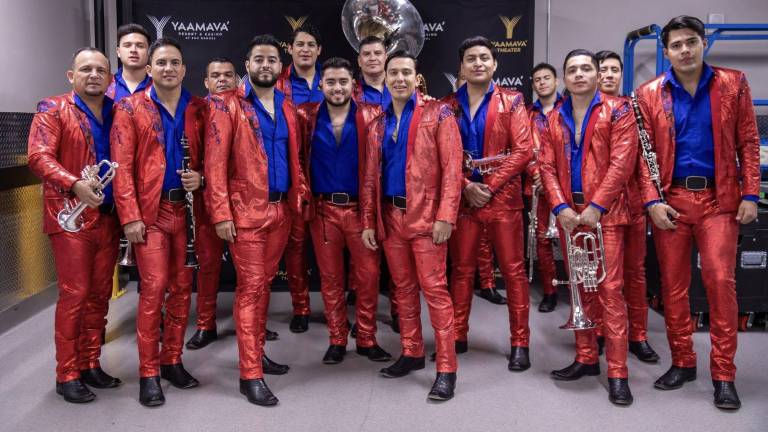 La Arrolladora Banda El Limón.