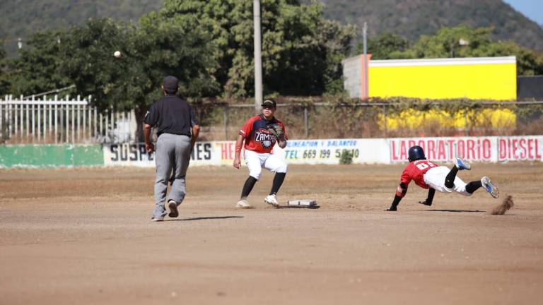 Materiales Gutiérrez se quedó con el triunfo para empatar la serie final de la “CB” del Club Polluelos.