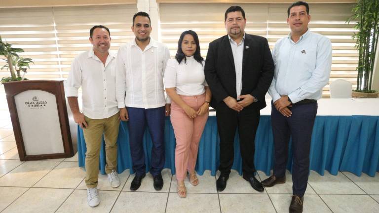 Clemente Vargas, José de Jesús Reyes, Karla Morales, Gerónimo Alberto Salas y Ariel del Valle fueron los anfitriones de la convivencia.
