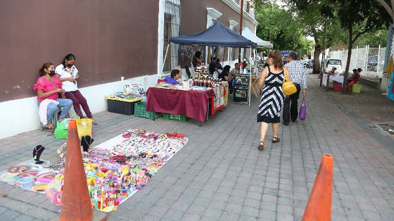 El Paseo de las Artes se realiza cada jueves en el Callejón Andrade.