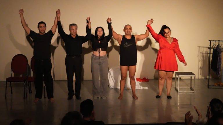El colectivo Sin Etiquetas durante la presentación.