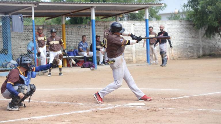 Buenos duelos hay en la Liga de Beisbol de Categoría ‘CB’ 2022, que organiza el Club Deportivo Polluelos.