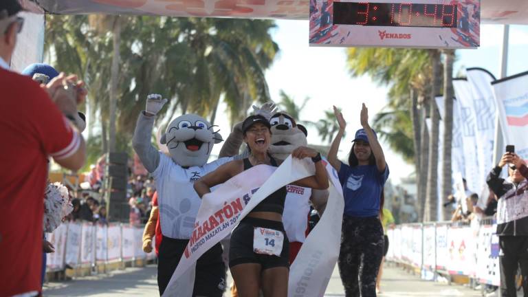 Iliana Yee Valenzuela irradia felicidad tras su triunfo.