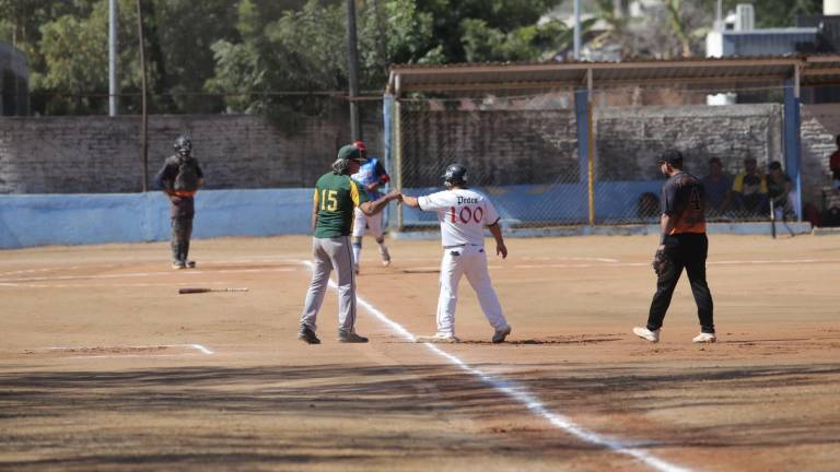 Tigres de la Loma del Tecuyo se pone con marca de 8-1.