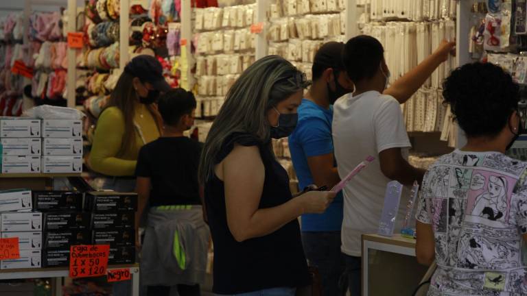 Locatarios buscan que se les regrese el descuento del 40 por ciento en pago del predial.