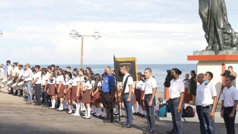 La ceremonia se realizó en la explanada Sánchez Taboada.