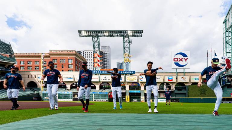 Los Astros recibirán el primer juego en su parque.
