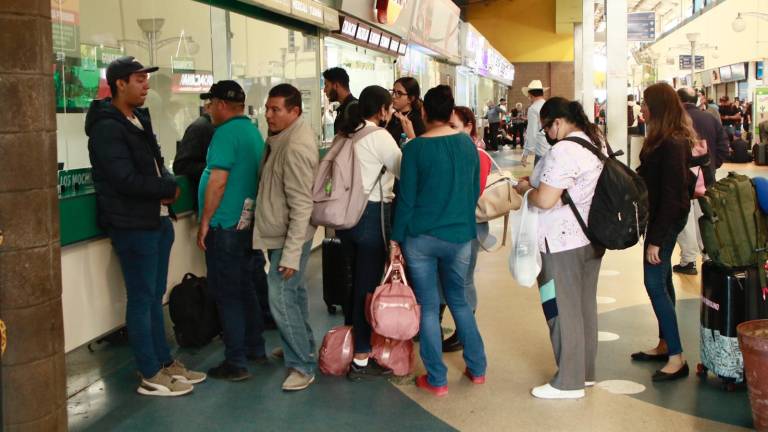 La Central Camionera de Culiacán tiene alta demanda de pasajes después de que se suspendieran las salidas.