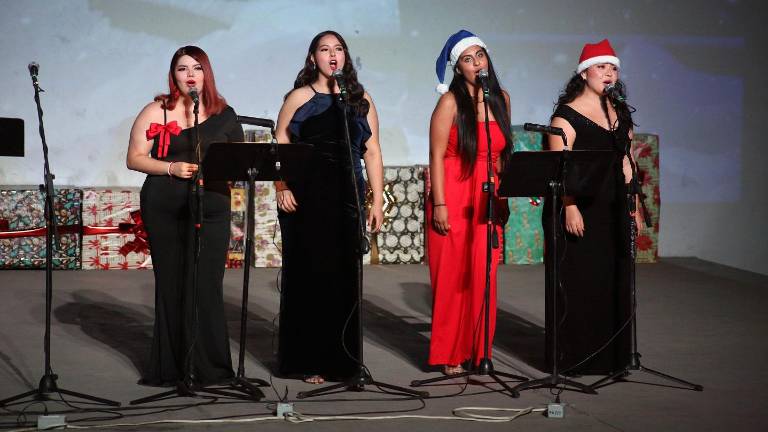 Integrantes del Taller de Ópera de Sinaloa durante su participación.