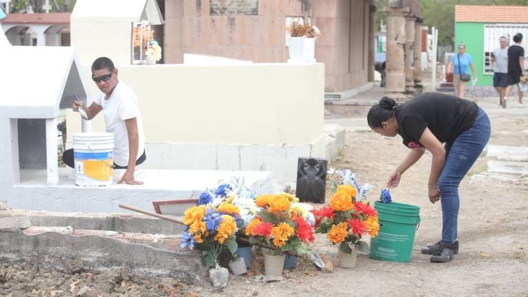 Silvia y sus hermanos se organizan cada año para recordar la memoria de su padre y todo esos buenos momentos que les dejó en vida.