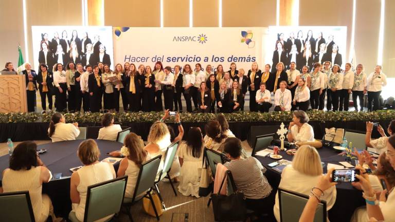 Integrantes del Comité Nacional y el Comité de Mazatlán, ambos organizadores de la Junta Nacional Anspac Mazatlán 2025, se toman la fotografía del recuerdo.
