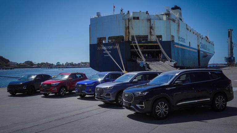 Llegada de primeros vehículos a Mazatlán de la productora de autos Chirey Motor.