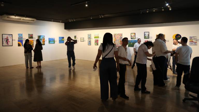 La Galería de Arte Álvaro Blancarte exhibe casi un centenar de piezas en diversas técnicas, temáticas y formatos.