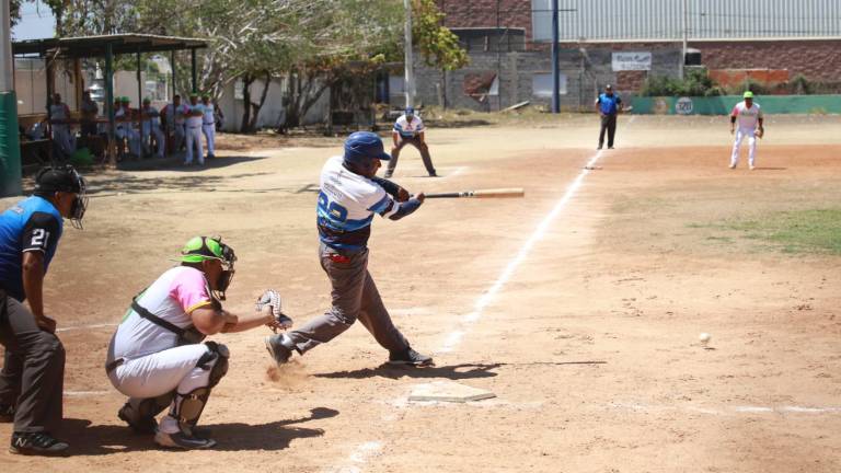 Construcciones Covec buscará finiquitar este domingo la serie final.