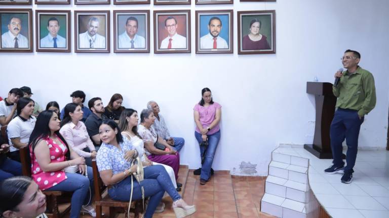 Marcos de Jesús Montes López presentó su libro “Una historia tan común”.