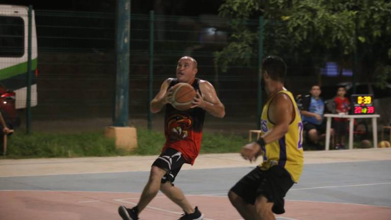 Oasis pierde el camino al final ante la Flores Magón en el baloncesto de Segunda Fuerza