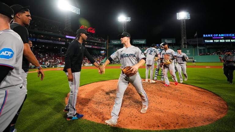 Los Marlins de Miami vapulearon a los Medias Rojas en Fenway Park.