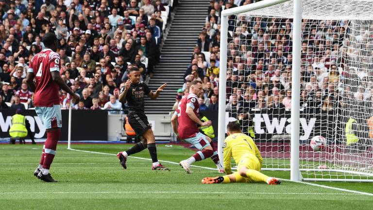 Arsenal deja ir la ventaja de dos goles.