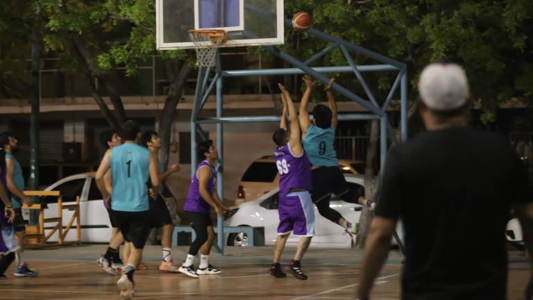 Intensas acciones se o bservan en la cancha Casa Hogar.