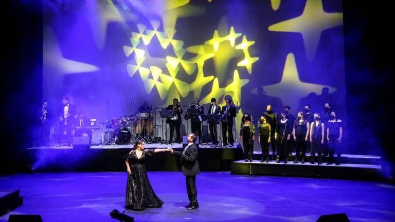Los artistas brindaron un meteórico viaje por la canción popular sinaloense.