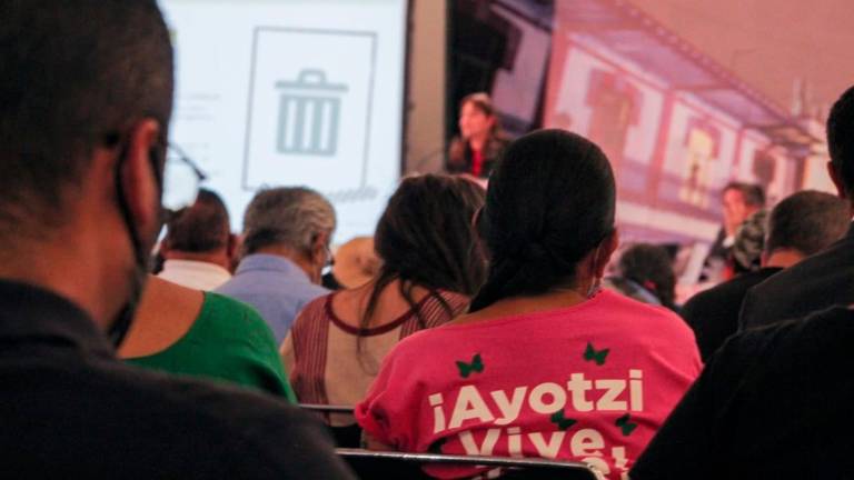 Familias de los jóvenes analizaron el informe.