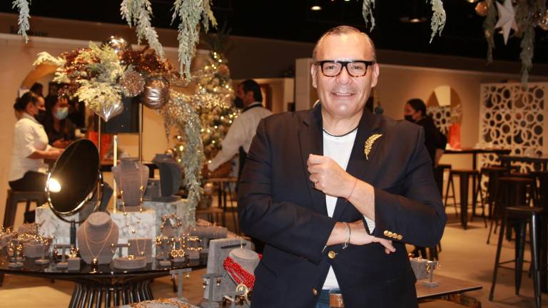 Daniel Espinosa visita Culiacán y presenta su línea de joyería en Cimaco.