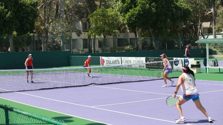 Las canchas de El Cid albergan la actividad del Tenis Agave Open.
