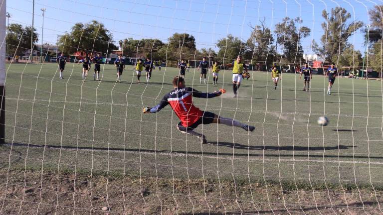Cristopher Díaz fue el autor del 2-0 al cobrar con efectividad desde el manchón penal.