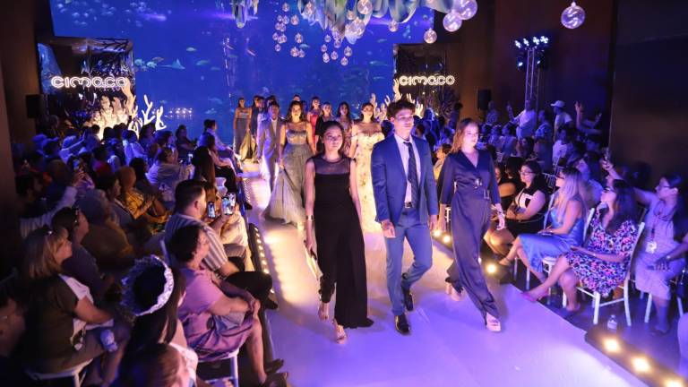 El desfile de la tienda departamental mexicana es un evento anual que marca tendencia en la moda.