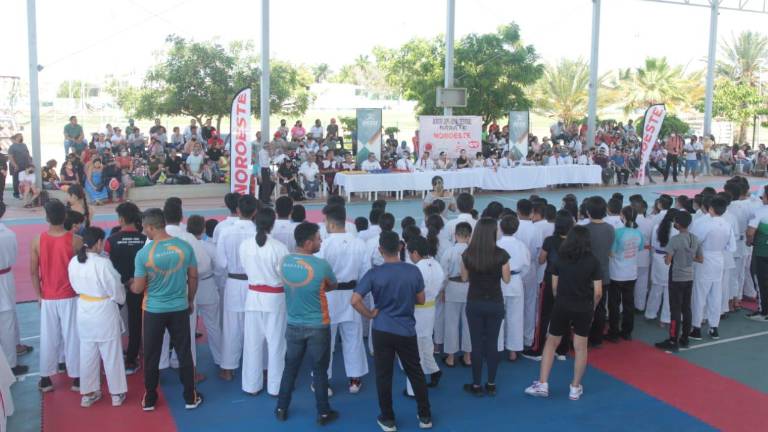 La Unidad Deportiva Benito Juárez lució pletórica en la ceremonia inaugural.