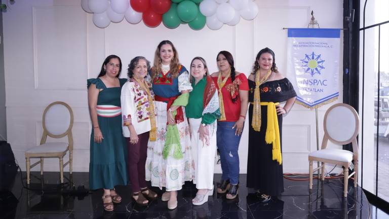 Mariana Gamboa, Lupita Huerta, Imelda Morales, Elva Aguirre, Zobeida Félix y Lucero Lara.