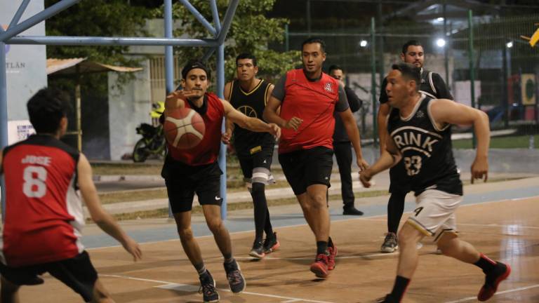 Con intensidad se juega en el Torneo de Baloncesto de Segunda Fuerza “Wolves-I. H. Organic Fruits-Deporte Total”.
