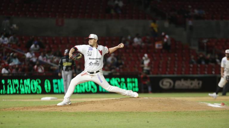 Édgar Torres se acreditó la victoria