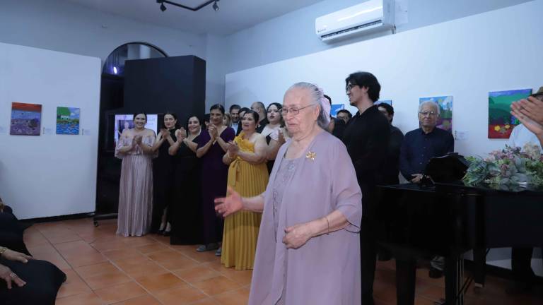 La maestra María de Jesús Mariscal de López fue homenajeada con un musical el día de su cumpleaños número 90.