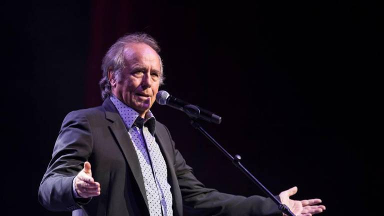 El cantautor catalán Joan Manuel Serrat le dice adiós a los escenarios en 2022.