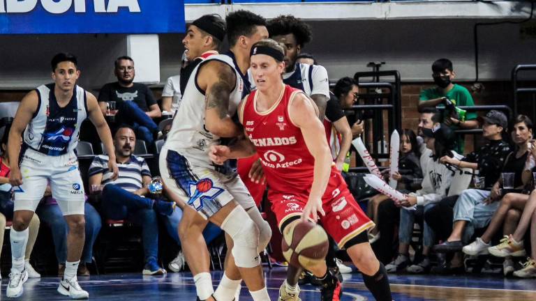 Jeff Ledbetter volvió a mostrarse certero desde la línea de los tres puntos para Venados Basketball.