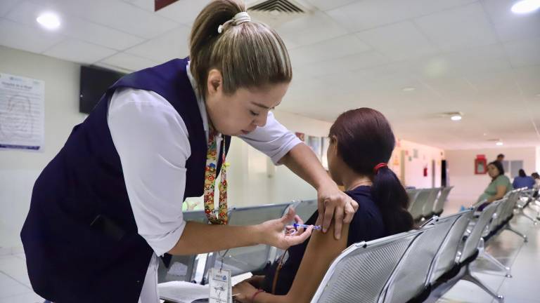 De acuerdo con autoridades de salud, la meta es vacunar a 1.8 millones de mexicanos y mexicanas.