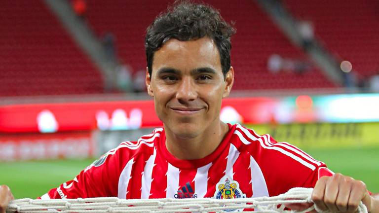 Omar Bravo le metió ocho goles a La Máquina.