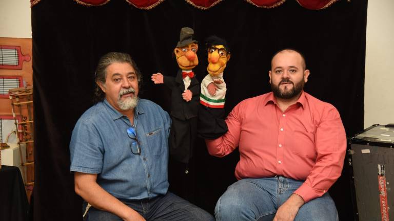 El grupo Guiñoleros de la UAS se preparan para el Festival Nacional de Títeres de Chiapas.