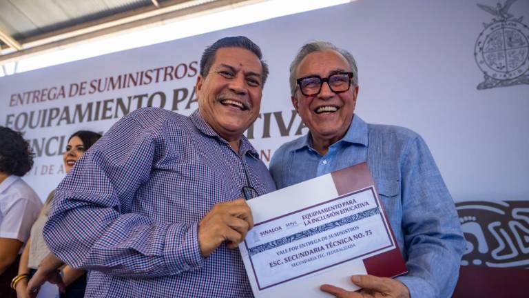 Los apoyos fueron entregados a 26 planteles de educación inicial, 17 de educación especial, 301 jardines de niños, 379 primarias y 235 secundarias.