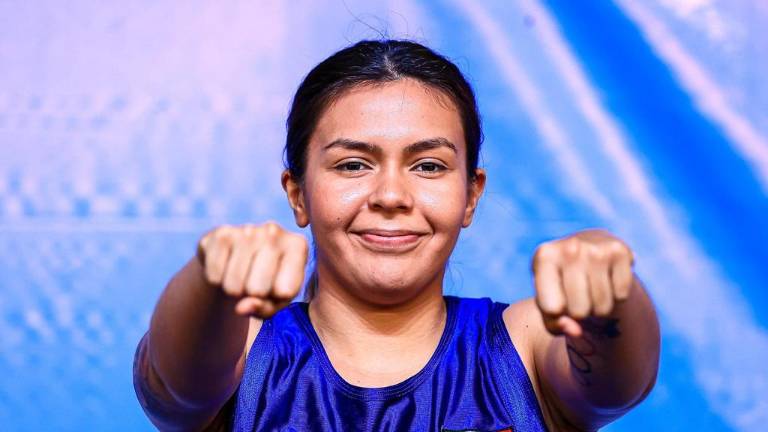 Brianda Tamara Cruz Sandoval gana la medalla de plata en la categoría Medio Ligero.