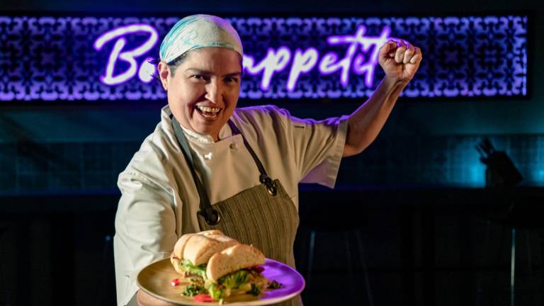 Chef Clark León, una de los ocho chefs que protagonizan la segunda temporada de la docuserie A qué sabe Sinaloa.