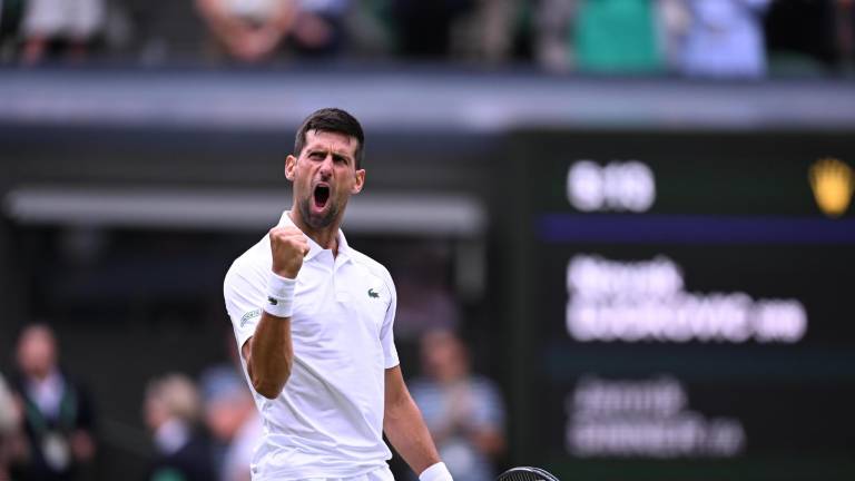 Novak Djokovic superó el escollo de cuartos de final, pero pasó más problemas de los esperados ante Jannik Sinner.