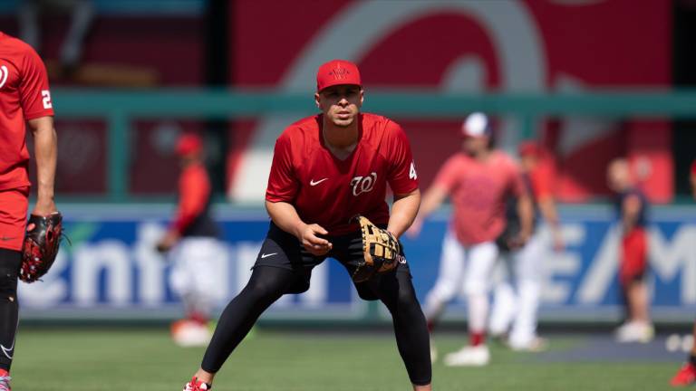 Joey Meneses recibió el llamado de los Nacionales de Washington.