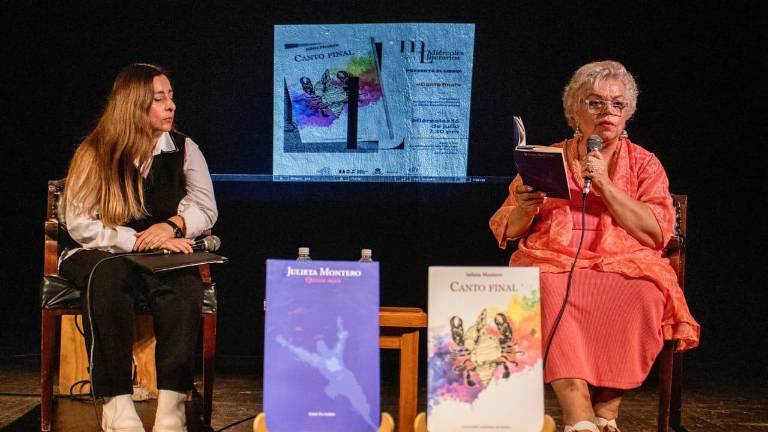 Silvia Castillo Romero acompañó a Julieta Montero en la presentación del libro “Canto final”, que se celebró en el Ex Convento del Carmen de Guadalajara.