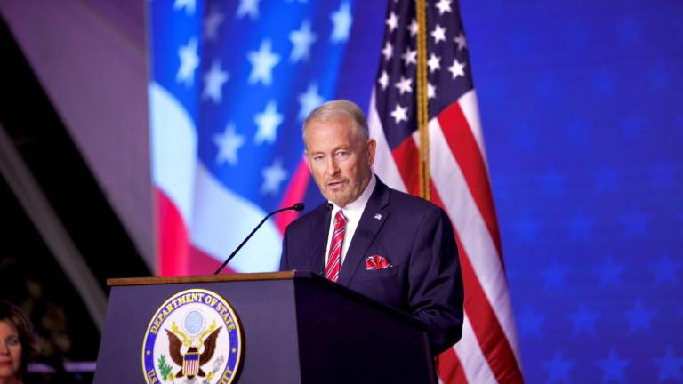 Ronald Johnson, Embajador de Estados Unidos en Mexico, señala que la frontera está cerrada a actividades ilegales.