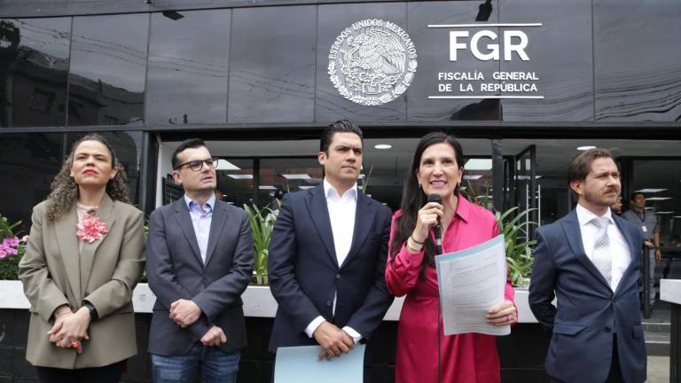 Los integrantes del PAN interpusieron la denuncia contra Vector Casa de Bolsa y Alfonso Romo, por presuntas operaciones con recursos de procedencia ilícita.