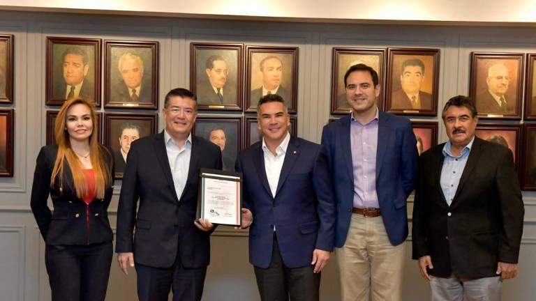 El anuncio fue hecho por el dirigente nacional del tricolor, Alejandro Moreno, quien compartió en redes sociales su decisión.